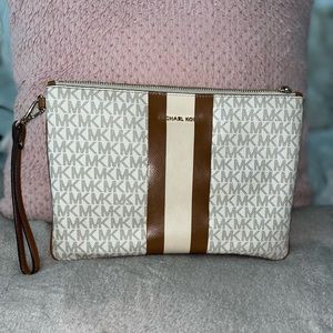 Michael Kors Wristlet